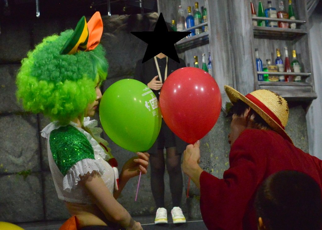 ティマ Twitter वर 東京ワンピースタワー 11 11 ライブショー5656回公演イベント 風船で顔隠し二人可愛い 志茂くんルフィ 里依ちゃんアン