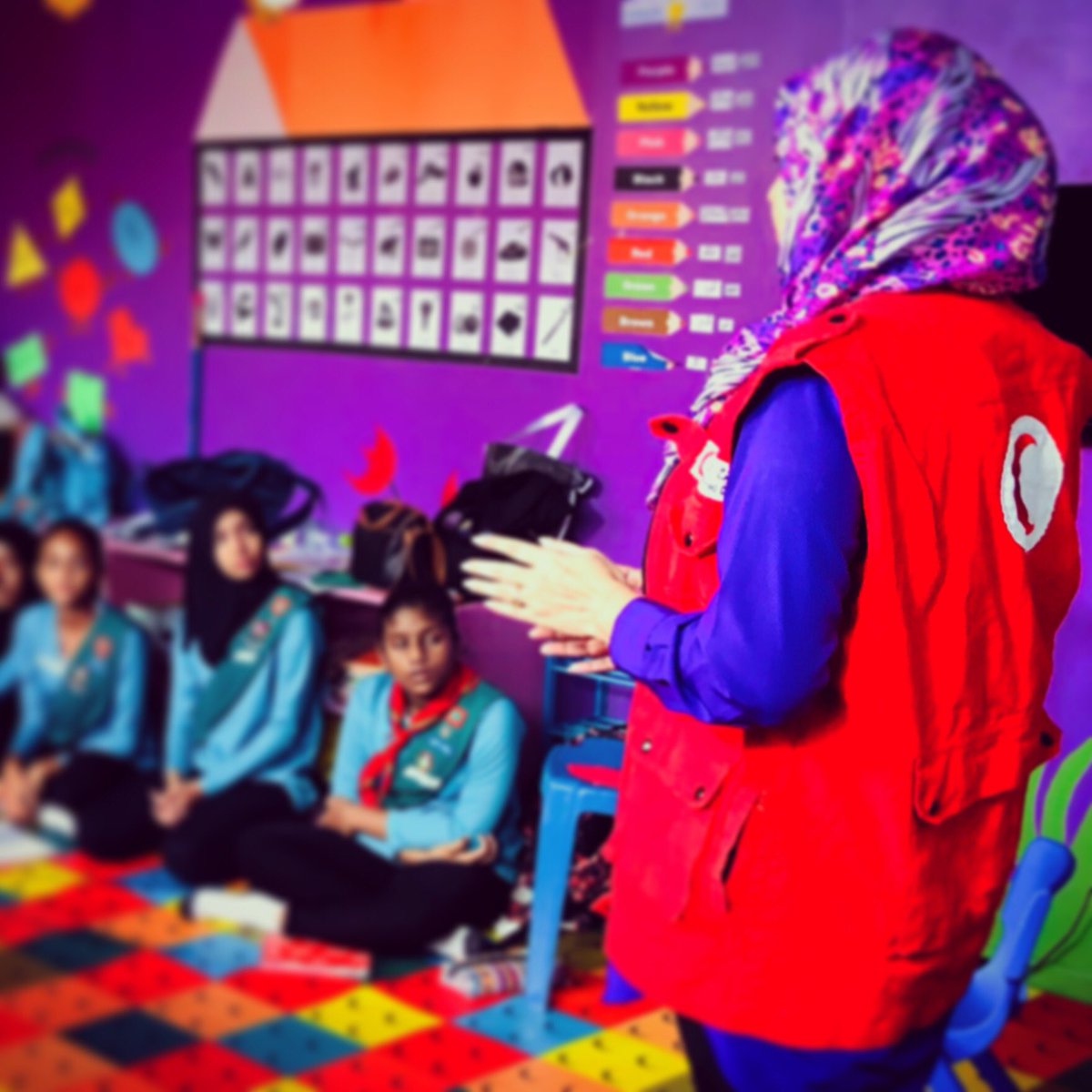 Sobira5081's tweet photo. Be a valuable asset who can use time and knowledge wisely,
Focus on life with postive attitude,
Move forward with Strongness and Confidence. #FATrainer
#volunteerism
#firstaidawarenesssession #girlguides #mypassion #passknowledge
#nevergiveuponurdreams
#maldivianredcrescent https://t.co/ZmXSCxYAxU