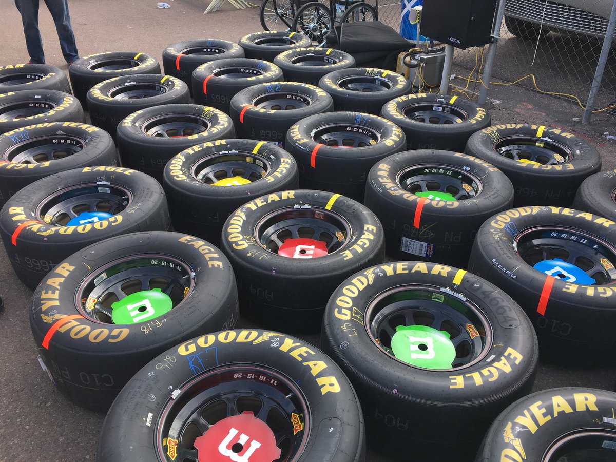 BarelyStreetabl's tweet photo. M&M’s without calories. Taste a little rubbery, very filling.
@Shell_OnTheRoad @Shell_US @pennzoil
#InstantGold #StayGolden #ShellVPowerNiTRO #hosted #pennzoil #pureplustechnology #pureplus #fuelrewards
@NASCAR @phoenixraceway #nascar #monsterenergycup #CamAm500 #Phoenix500 https://t.co/MtqwVL5t0k