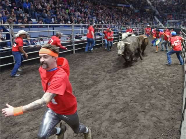 thegrainbagguy's tweet photo. Nov 25th at Regina's Running with the Bulls. I am jumping in the ring to raise funds and awareness for #ChildhoodCancer #SilverforGold #ecogenx #pledgeme #smallbutmighty
#letsmakeithappen #$1500goal https://t.co/5flq0wyeVT