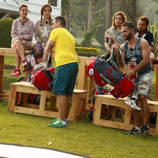 surfercop1980's tweet photo. Viendo las fotos de mi móvil me encuentro con esta y me han venido tantísimos recuerdos...... #PekinExpress para 2018 por favoooooor 😍😍😍 https://t.co/djHJGr0DEc