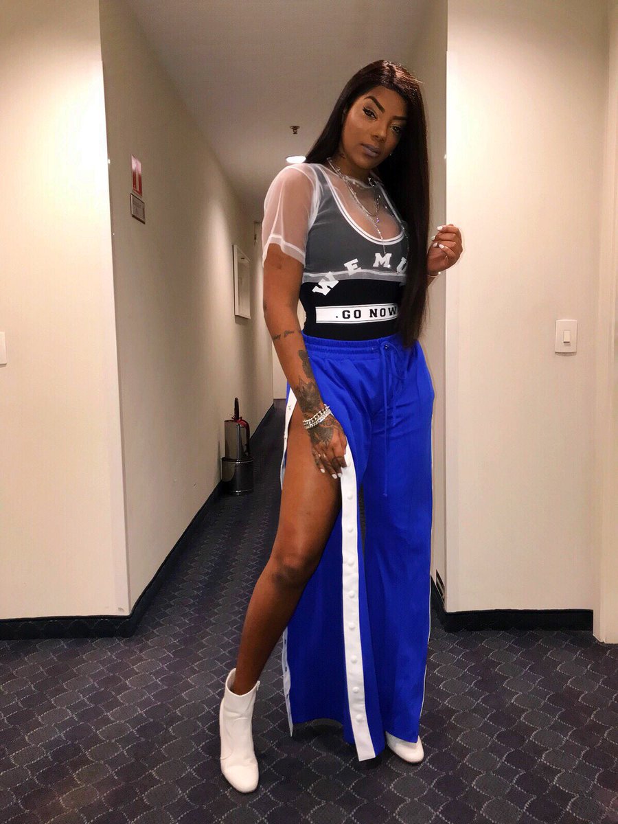 Ludmilla's tweet photo. Play no domingo 🔥 https://t.co/8fE89MYcJD