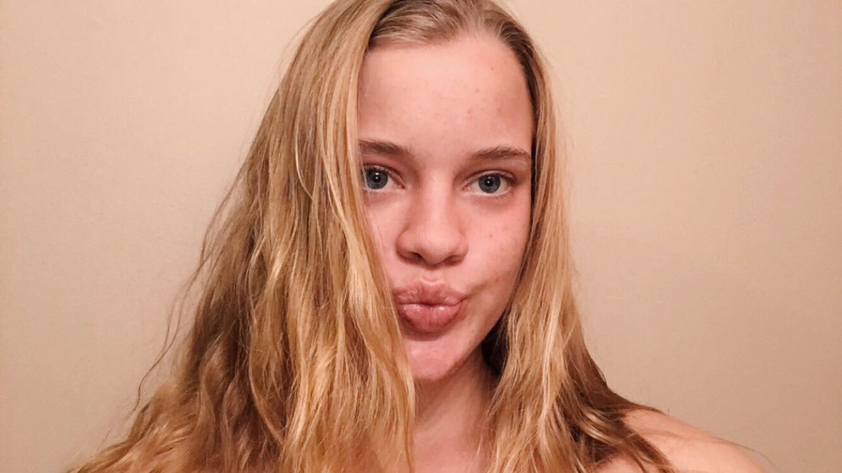 rizza00's tweet photo. fresh faced https://t.co/c1WOjm8ib5