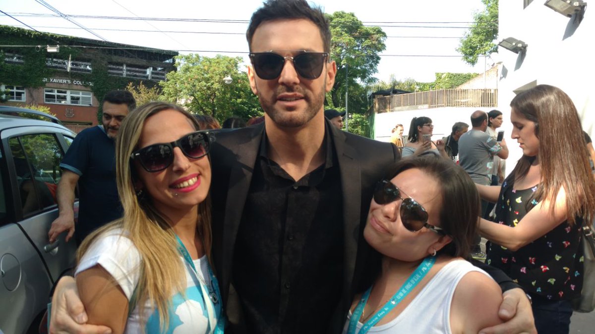 Noe_Mfet's tweet photo. Al fin renovamos foto los 3 juntos! #AxelEnML 💙
@AxelOficial @VicRamos82 https://t.co/dV3zh4MsG5
