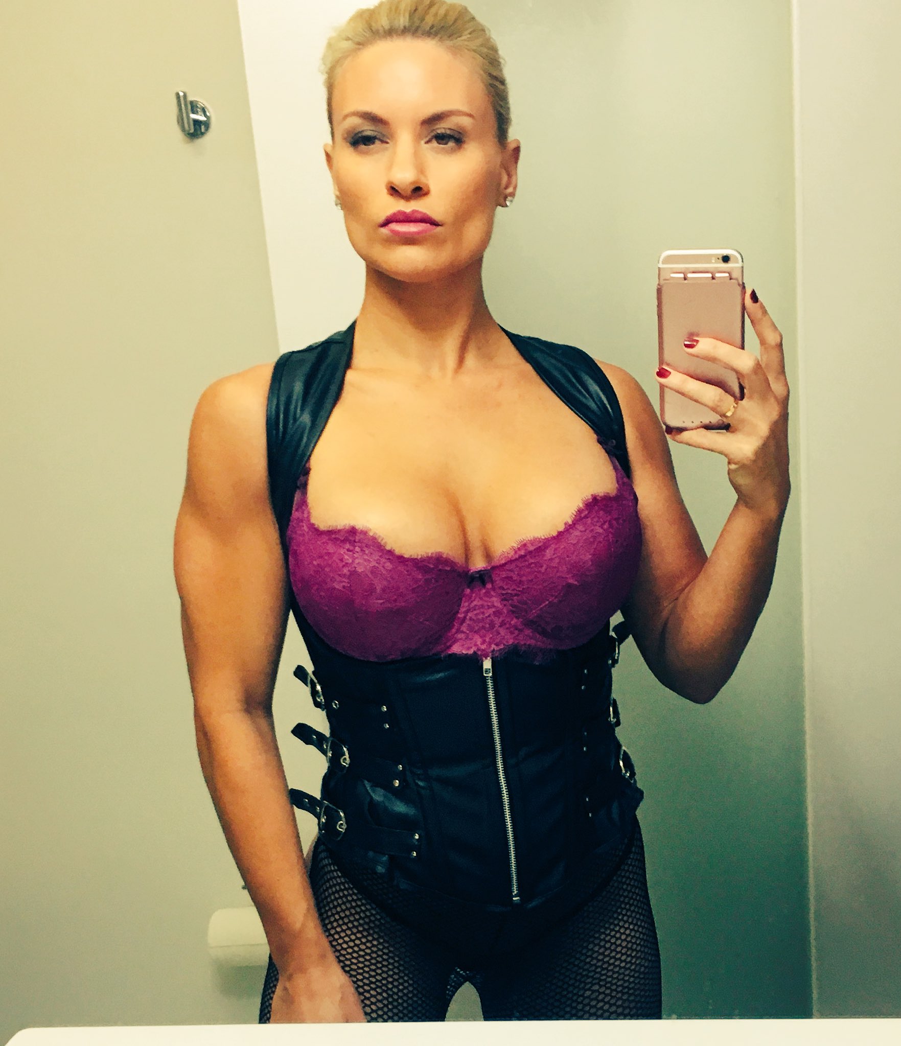 Goddess Sydney Thunder - EliteSirens.com on X: I enjoy making grown men  cry. #GoddessSydneyThunder #GST #Rt t.copErMadUy0P  X