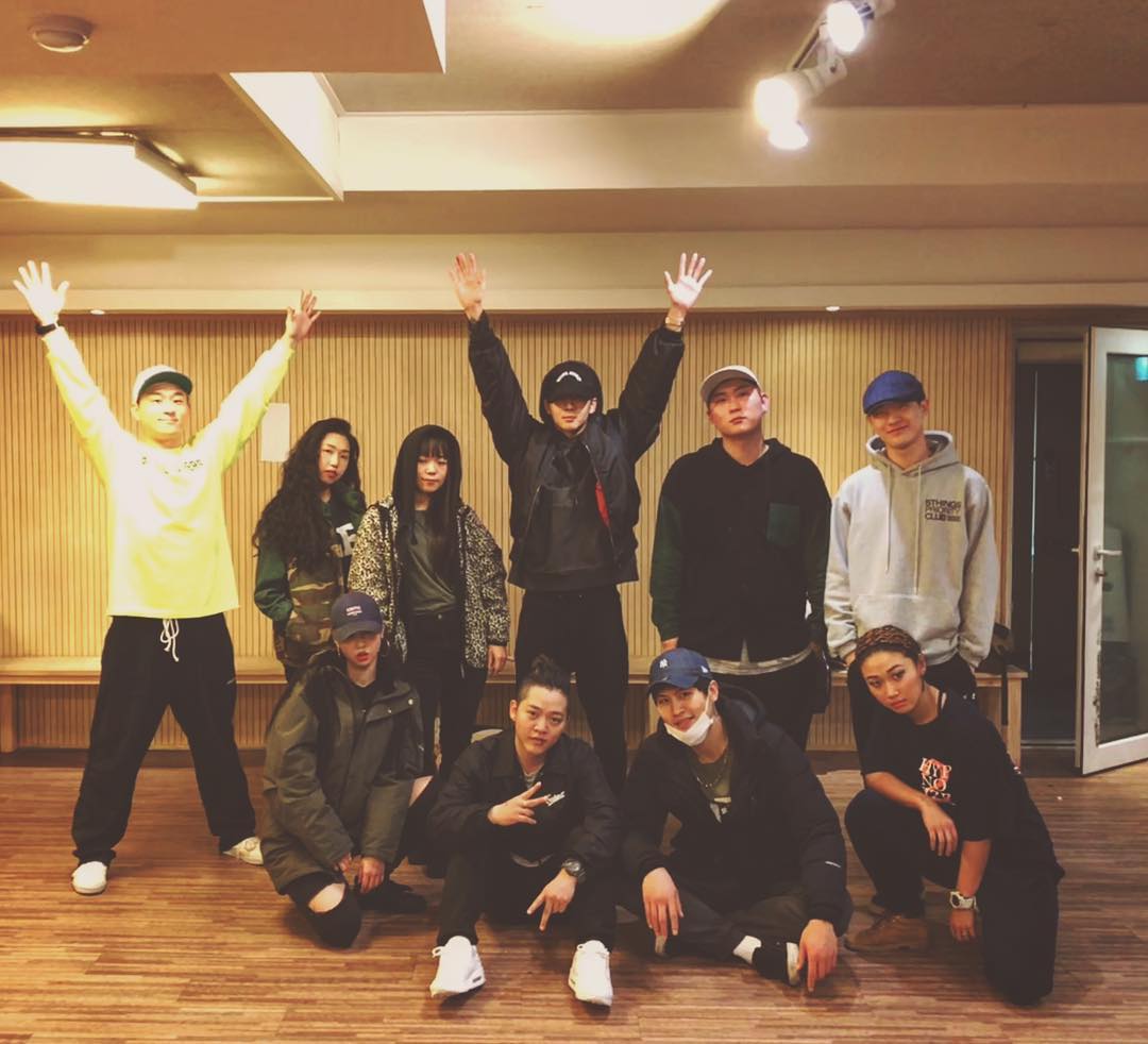VixxRaviTH's tweet photo. [IG Update] 171113 VIXX RAVI @ IG : woozovalike
.
TEAM RAVI✌🏾
#vixx #ravi #crackkidz
#cubesound #mellowdeep #wildymotion #practice
.
https://t.co/8Wd6CatK8k

#VixxRaviTH https://t.co/2GxcnLLikM