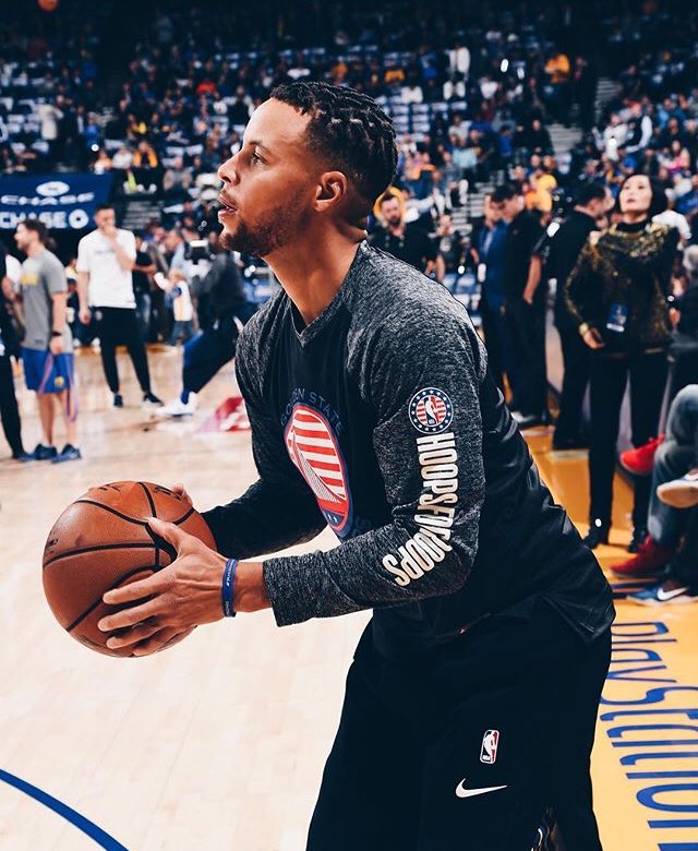 GloballyCurry30's tweet photo. Will Steph be lookin like @lilpump if the dreads grow out? 🤔 #lilSteph https://t.co/I9gseuyysF