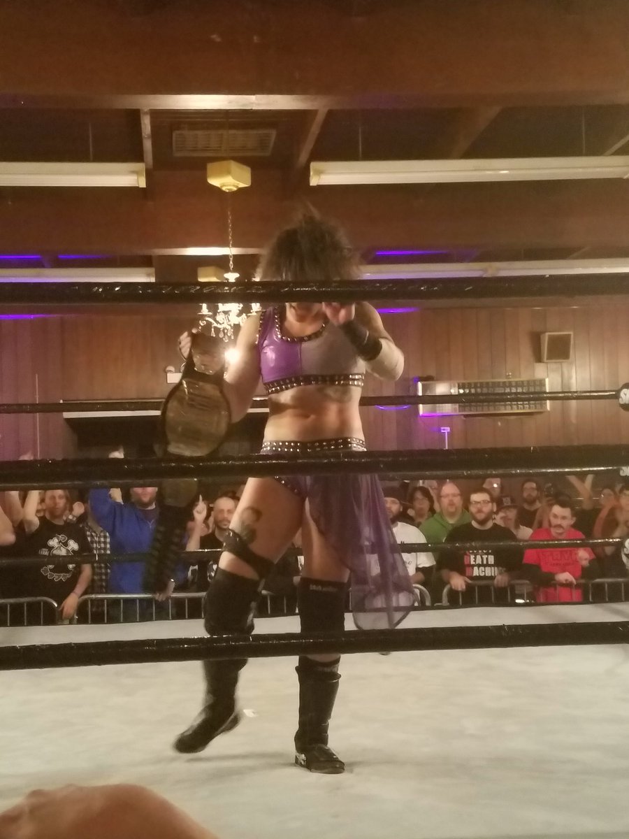 scottj789's tweet photo. @NikiMSavo makes Mercedes tap to become the new SHIMMER Champion. #SHIMMER99 https://t.co/wjKi1y05ds