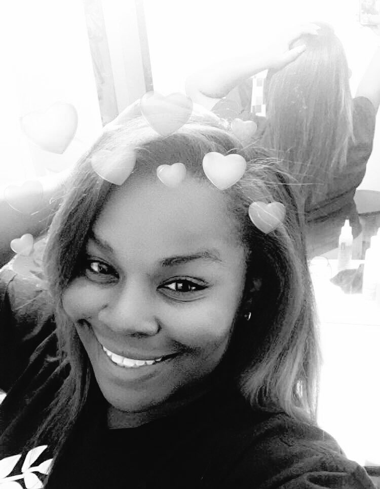 DelilahShonte's tweet photo. I remember when one of my exes was mad I cut off my relaxed hair and went to my #naturalhair because it would be shorter. Now my hair long af, versatile and healthy. My own #HairGoals #LengthGoals lol https://t.co/DtahVRKs6R