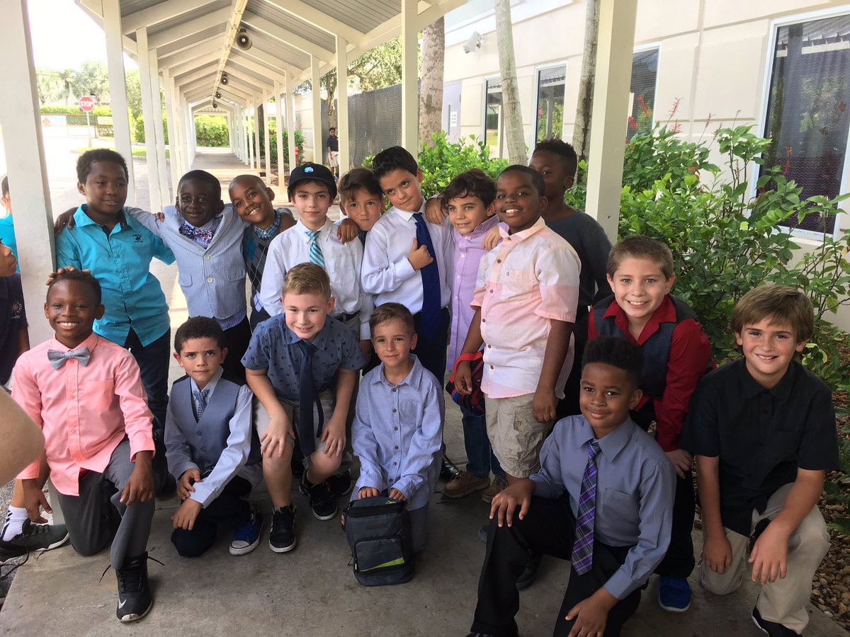 MsbrownICCS's tweet photo. Dress for success day- talking about what success means-future goals and how to plan to achieve happiness and success! https://t.co/D2sTtOmfyU