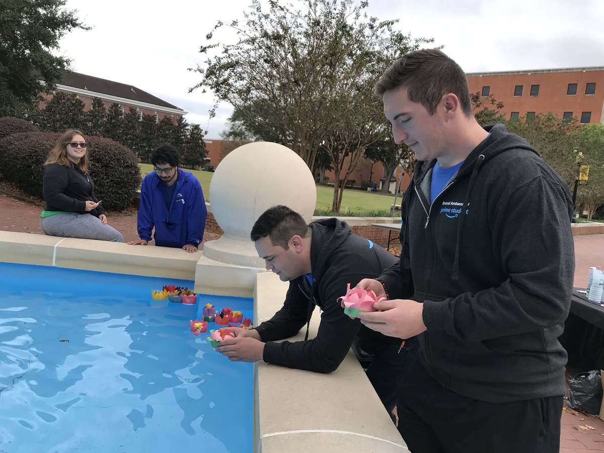 AmazonAtSMiss's tweet image. Southern Miss BA’s wish you good luck with our l lucky origami lotus as we finish the semester strong! #PrimeStudentRep #ad