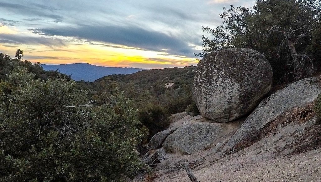 RagnarTrail's tweet photo. Great friends, good campfires, and incredible views. What more do you need?
.
.
.
.
#RagnarTrailLosCoyotes #innerW… https://t.co/9uHNkrZhYK https://t.co/ZHhpRfvdJR