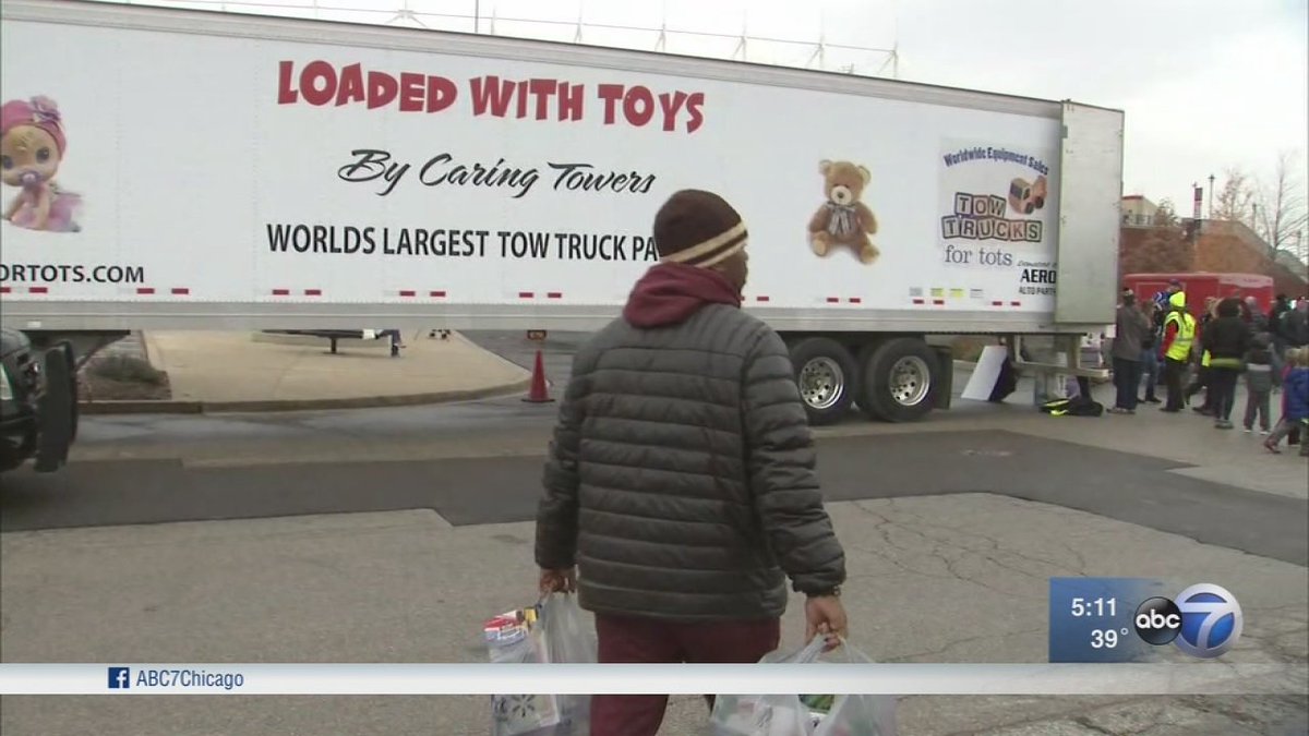 ABC7Chicago's tweet photo. Tow Trucks for Tots event collects gifts for children: https://t.co/pM3nzejJz7 https://t.co/PTu7eF5OGQ