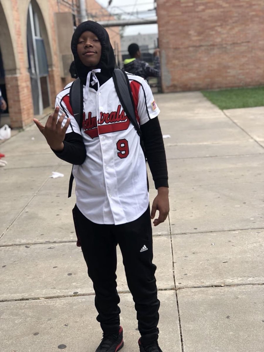 fvmous_jizzy's tweet photo. Shoot at me,Im shootin 🔙 ,Im gettin 🅱️ukkets🤫 https://t.co/MsRnDcnwnC