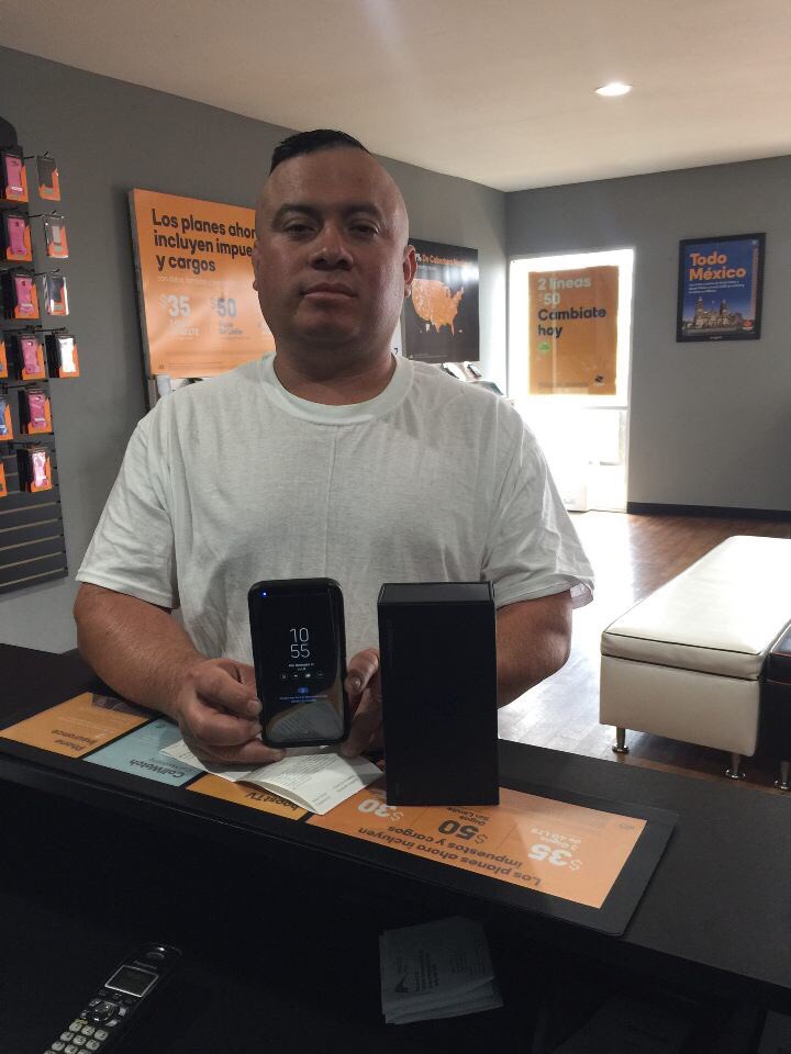 Jetwirelessgrp's tweet photo. @Jetwirelessgrp Anaheim #boostup #S8 @Mel_Marceco @Alicia_SPG https://t.co/j3F3PDkxSf