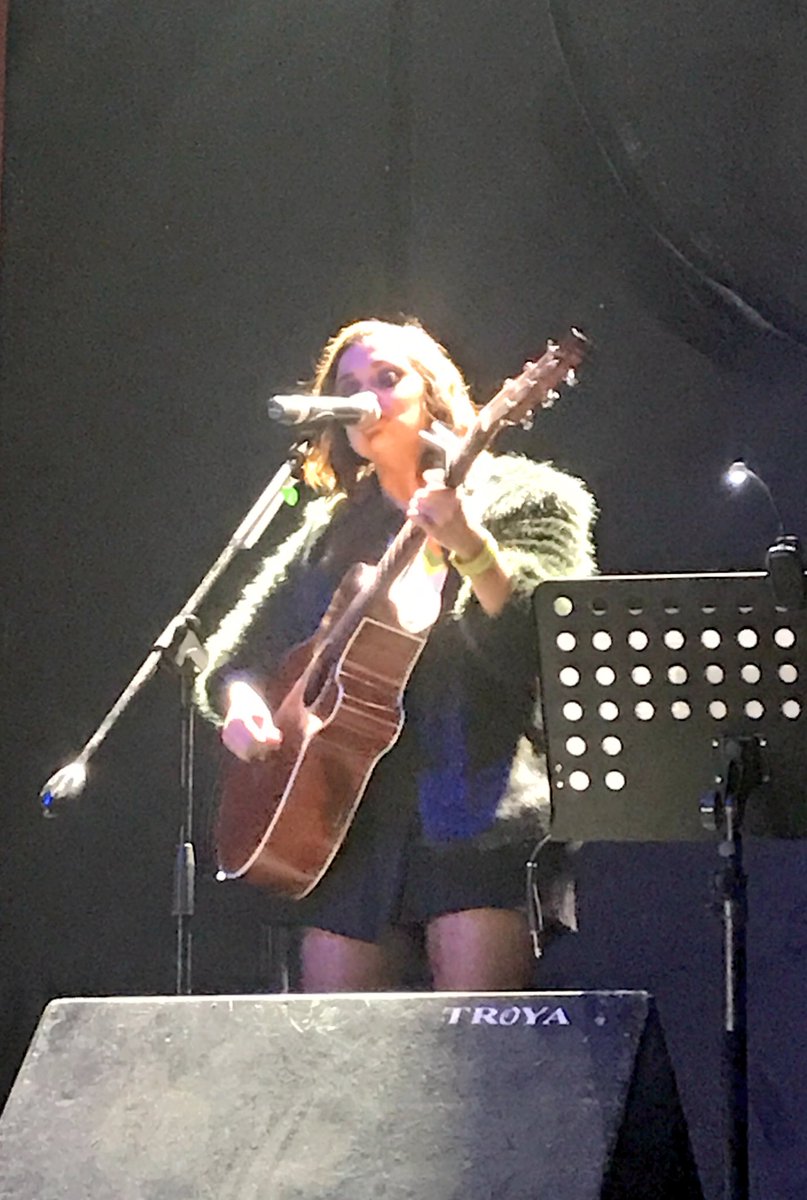 KaayMTY's tweet photo. Felices de haber sido testigos del inicio de algo tan especial ❤️ 10/11/17 @cecyleos_ te amamos y te esperamos de regreso en #Mty 🙌🏻 #AlDiablo https://t.co/q3t56YyzcZ