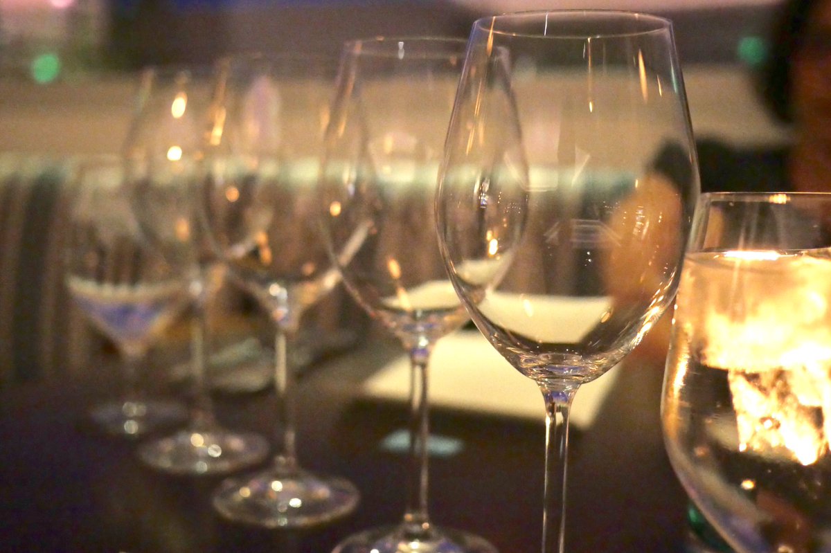 foodhunterguide's tweet photo. Getting ready for the @rsvineyards wine dinner @MountainShadows resort #sundaysupperclub #resortdining #paradisevalley https://t.co/0i4qCPBjxO