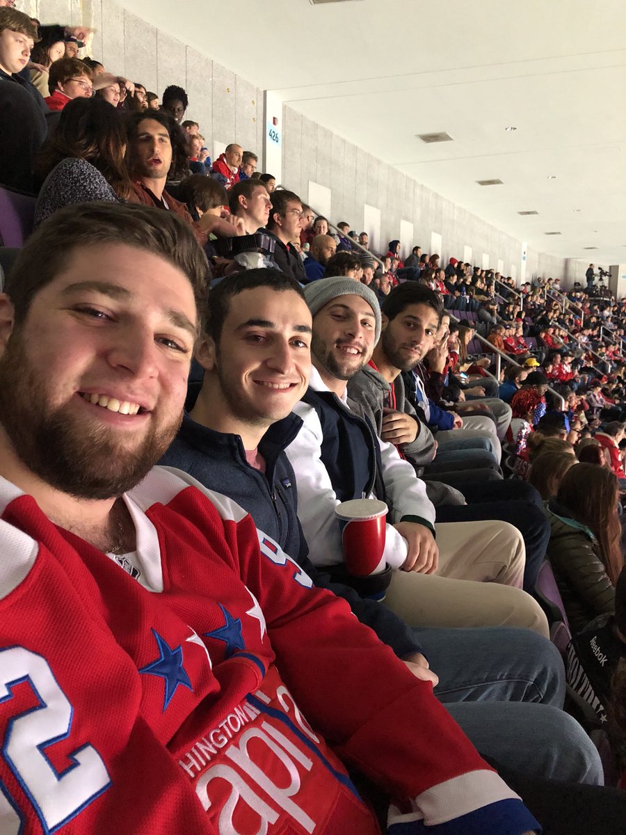 AEPiTM's tweet photo. Rock the red!#CapsOilers https://t.co/hd3gyswmSL
