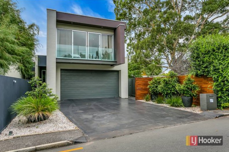 thehomepage_au's tweet photo. Three bedroom #solidbrick commercial design home on low maintenance grounds, bathing in #northern light. #GlenOsmond #SA
Listed by @LJHooker Kensington Park. 

See more: https://t.co/VvO2BsZX78 https://t.co/QvabiBoyVd