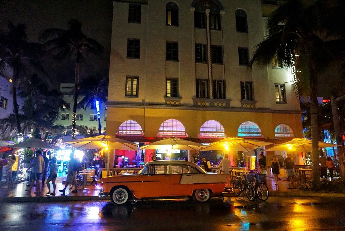 WanderlustChloe's tweet photo. Such an awesome way to get to know Miami - on a food tour with @MIACulinaryTour! Colombian empanadas, ceviche, Italian pizza, Cuban croquetas and gelato! Mmmmm! 😍 #Miamifoodtour #KLMtop10 https://t.co/tHLPiFNFki