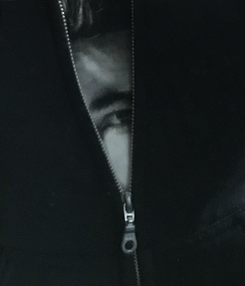 LOL This is what happens when you wear your TOH tshirt underneath your TOH hoodie and unzip slightly 😂❤️ #AdamsEye <a href="/adamlambert/">ADAM LAMBERT</a>