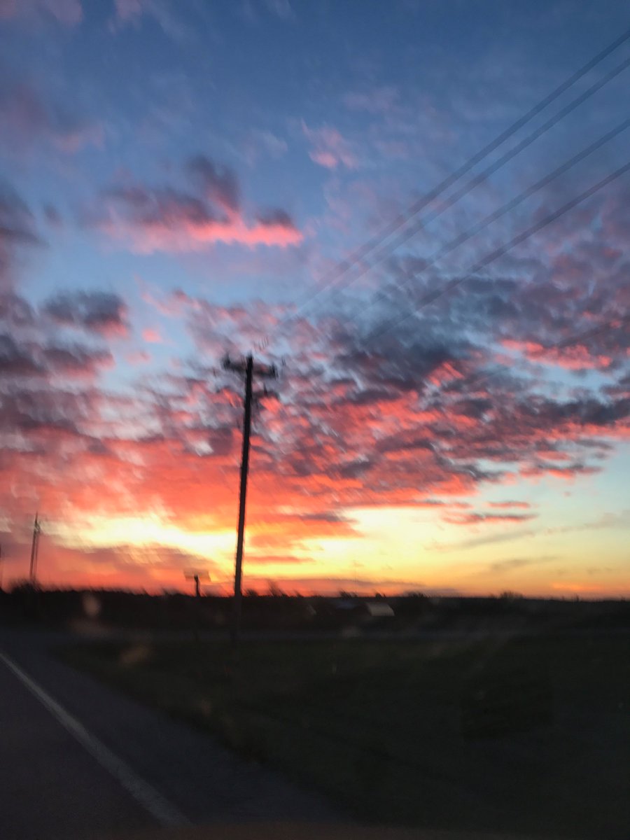 Ostinvrlf's tweet photo. #blono #Sunrise #Illinois #Yuton https://t.co/YhuSKDK2cI