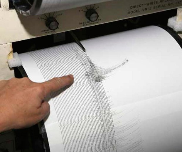 Telenoticias7's tweet photo. Fuerte sismo de magnitud 6.3 sacude el país: https://t.co/AIa18nRrik https://t.co/IiMTBTNO7U