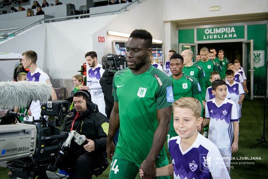 jeffery0324's tweet photo. #nkolimpija
#olimpijaljulbljana
#MitchApau
Olimpija Ljulbljana - Maribor 3-0 https://t.co/qllQaCxW5b