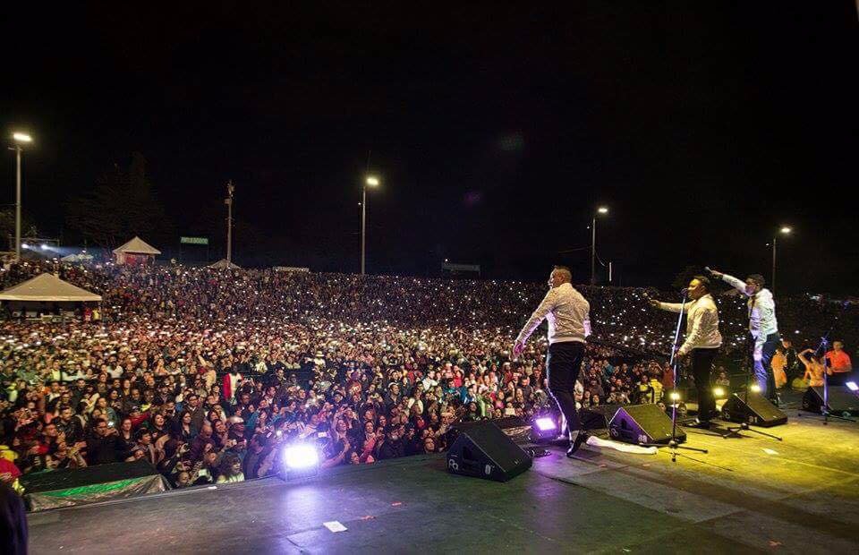 CanalCapital's tweet photo. ¡Gracias Bogotá por 20 años de fiesta con el Festival Salsa al Parque. Una ciudad que vive y disfruta la música. 👏🎉 #SalsaAlParque2017
Foto: Juan Santacruz/ Idartes https://t.co/aiVpwTnXOh