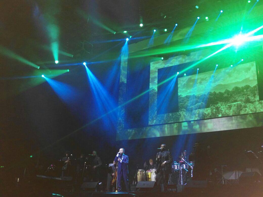 LaudEstereo's tweet photo. Con un derroche de energía cierra este Festival Salsa al Parque el maestro Yuri Buenaventura #SalsaAlParque2017 #LAUDensuSalsa @YuriTura @fsalsaalparque https://t.co/kY5C2tV8Bb