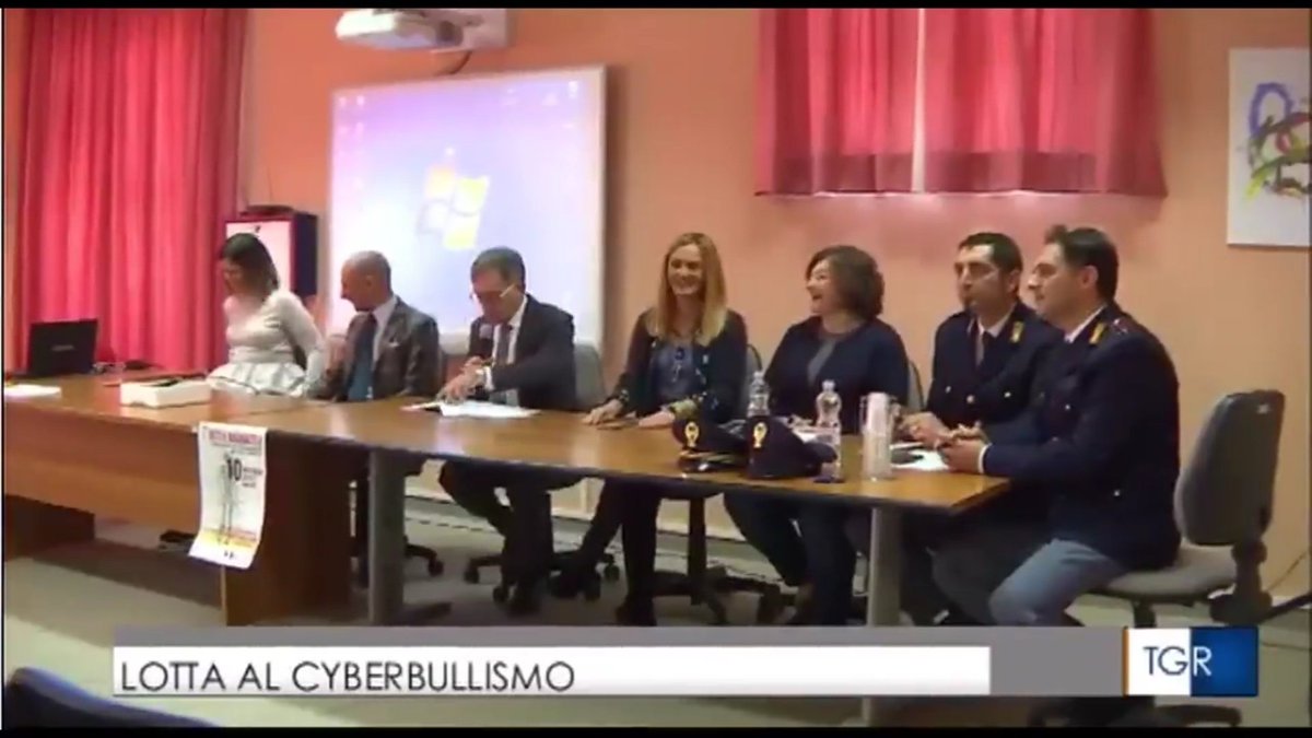 giudittalamorte's tweet photo. #hater
#hatespeech
#mediaeducation
#webconsapevole
#netetiquette
#bullismo
#bullinellarete
#corecombas
@CRBasilicata https://t.co/48uQYe56Ph