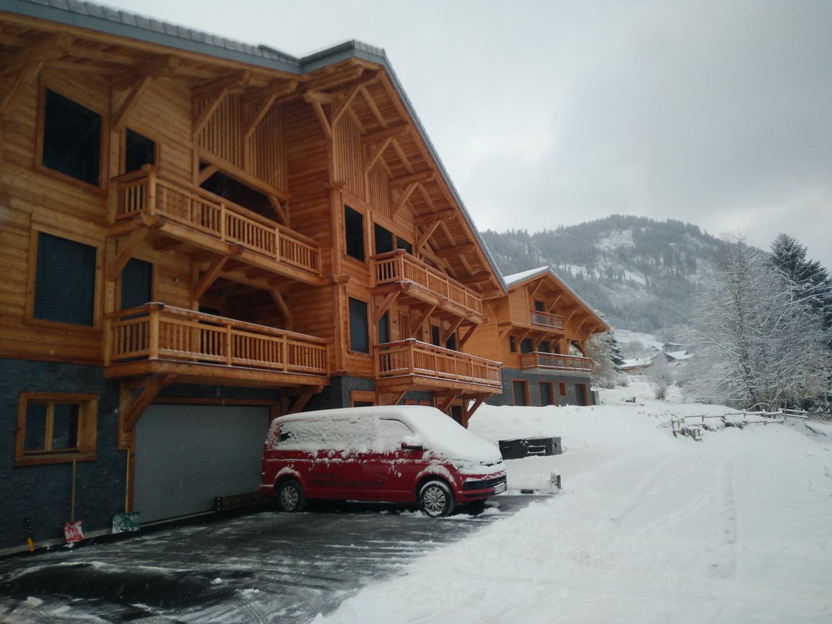 Absolute_Alps's tweet image. A bit white outside this morning