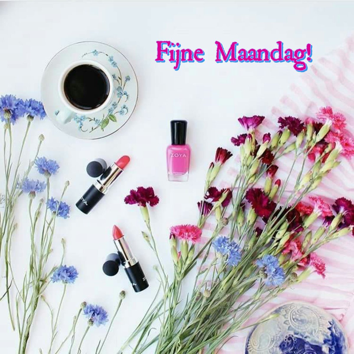 Maandag! Nieuw begin van een nieuwe week. 
Maak er een mooie week van!