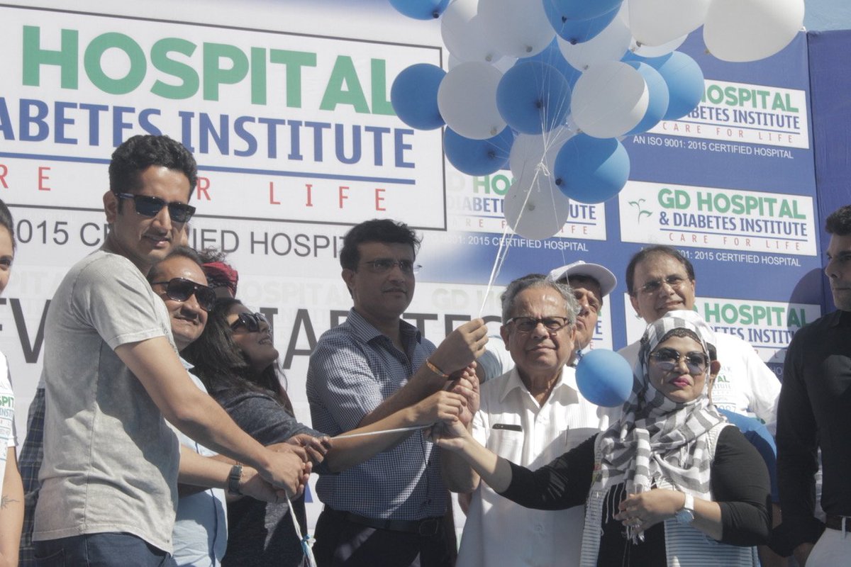 OpendoorE's tweet photo. Kolkata the city of enthusiasts joined to #WALK against diabetes on 12th November 2017! Walk to stay #Fit. # Saurav Ganguly led the inauguration with # @GargiBolchhi # Musrefa Hossain # @PritimoyChakra2 https://t.co/yk91Qg7A6k