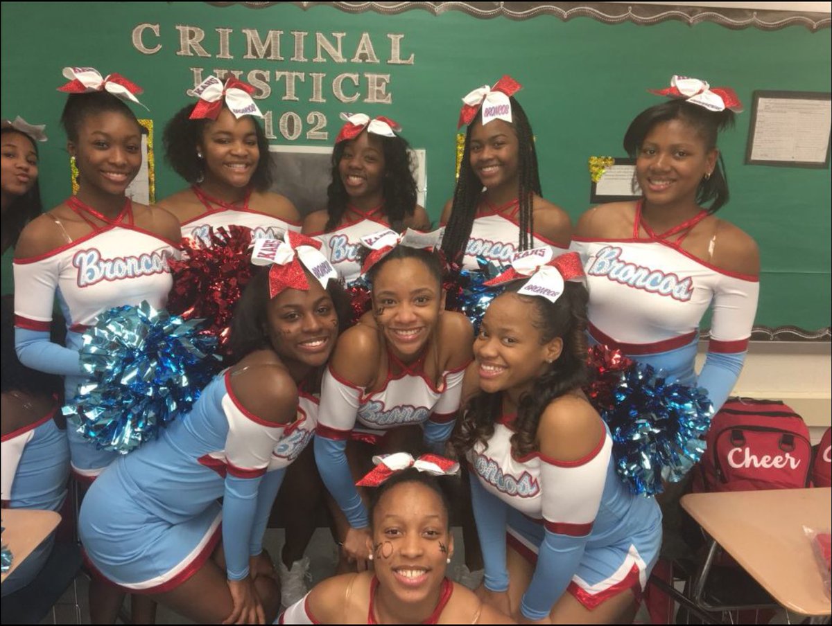 KenwoodCheerleaders tweet media