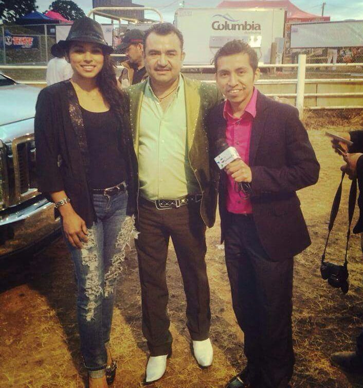 tvjammedia's tweet photo. Con Tony Melendez @tonyprimavera en su visita a Oregon USA #Entrevistas #Reporrajes #ConJuntoPrimavera #TVJAM #sigueme #SIGUEMEYTESIGO #Twitter #Famosos #musica #videos #FolloForFolloBack #SiguemeYTeSigoDeVuelta #tv #tvshow https://t.co/MHTcRjw29h