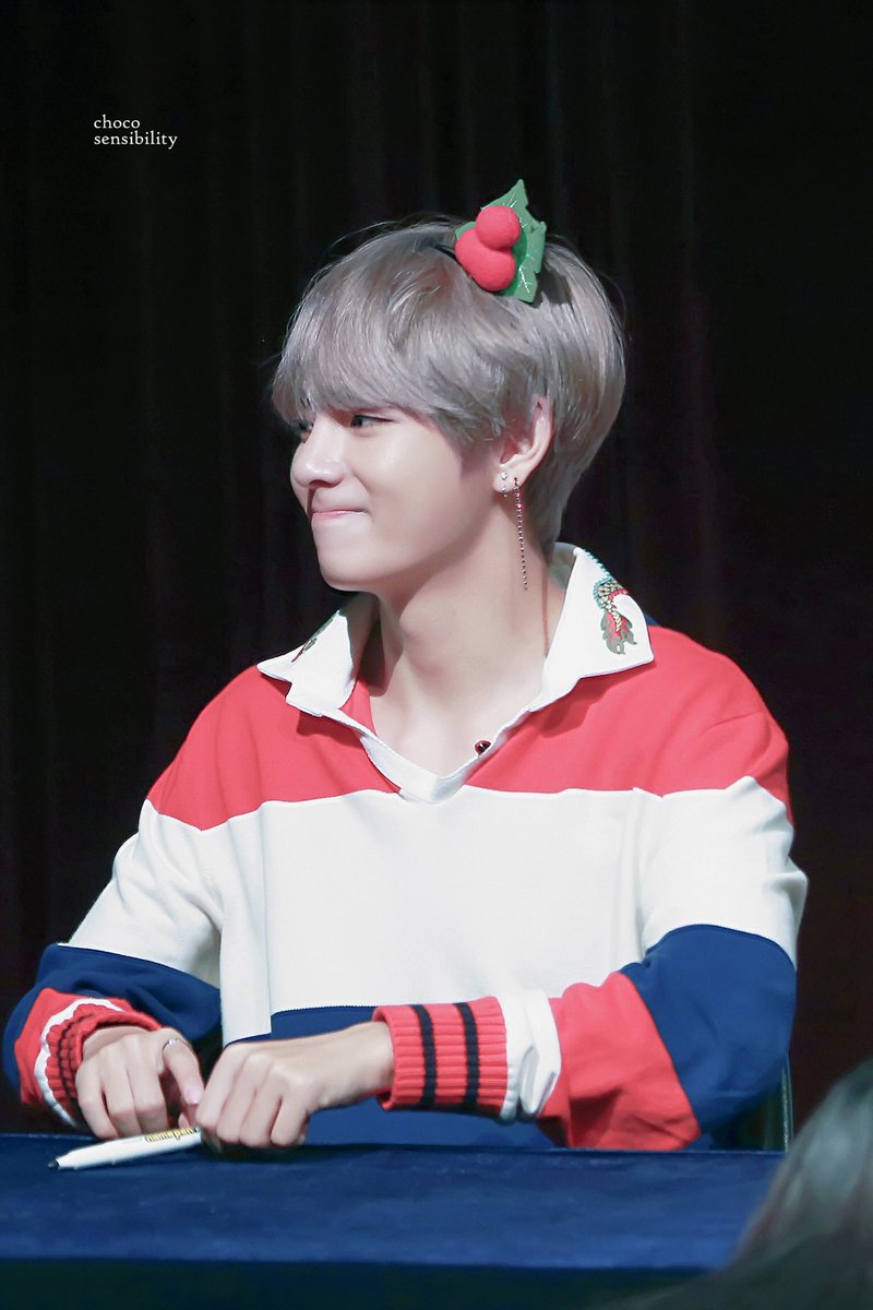 #방탄소년단 #BTS #태형 #뷔 #V 
#LoveBTS10M 

ଘ(੭ˊᵕˋ)੭* ੈ✩‧₊˚ 

<a href="/BTS_twt/">방탄소년단</a>