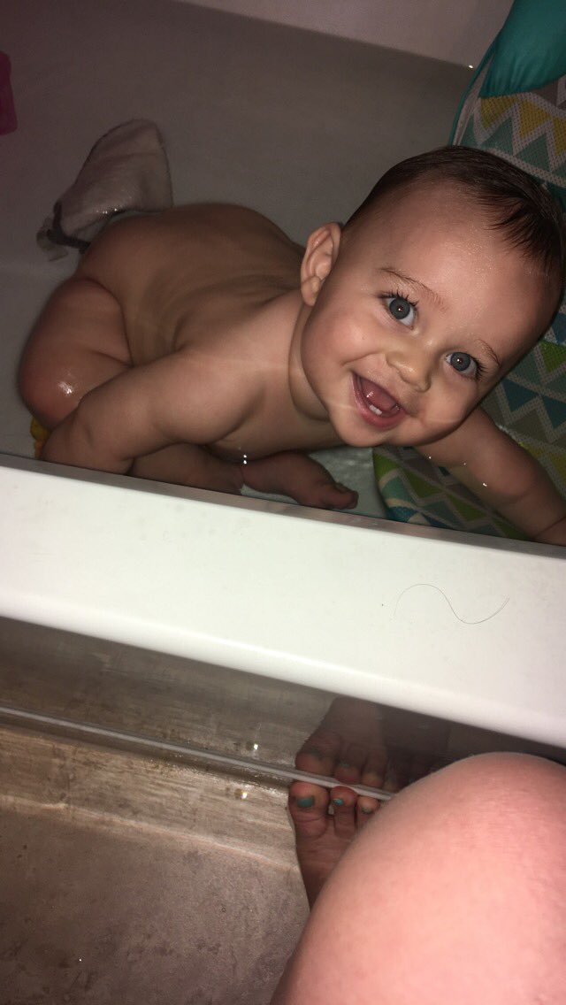 Flvwless_kate's tweet photo. My baby is having fun and modeling 😍😍😭😋 https://t.co/uvZEmfyoip