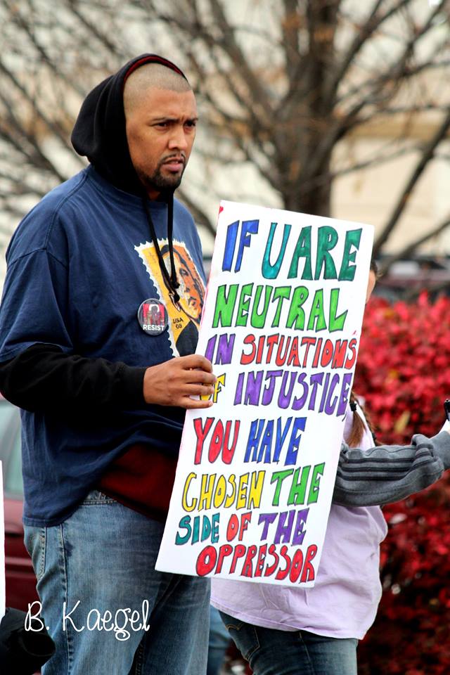 TheVikChick's tweet photo. #SGF #MO #BlackLivesMatter #ExpectUs we're protesting the #StLVerdict bc #FergusonTaughtUs We are challenging other small/midsized communities to help "Magnify The Message" of #StLActivists Photographer @BKaegel https://t.co/n2LXrcQ7Od