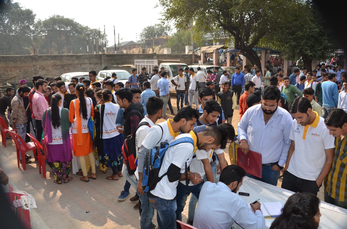 ITRCJK's tweet photo. PMKVY 2.0 Rozgar Mela Celebrated @ItrcUdhampur (J&amp;K) @NSDCINDIA @MSDESkillIndia @rascitweet @TSSCINDIA @SkillsASDC @csdci_anand @dpradhanbjp @AnantkumarH @PMOIndia @CrossTownNews @singharun533 @NirmalSinghBJP @DrJitendraSingh @MehboobaMufti @SkillIndiaNews @RajeshAgrawal94 @ANI https://t.co/4sHP7urOgh