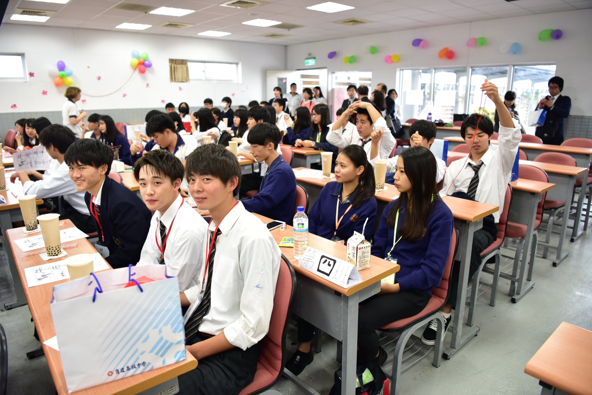 東京都立成瀬高等学校 公式 A Twitter 育達高校での体験授業の様子です 東京都立成瀬高等学校 公式 A Twitter 育達高校での体験授業の様子です
