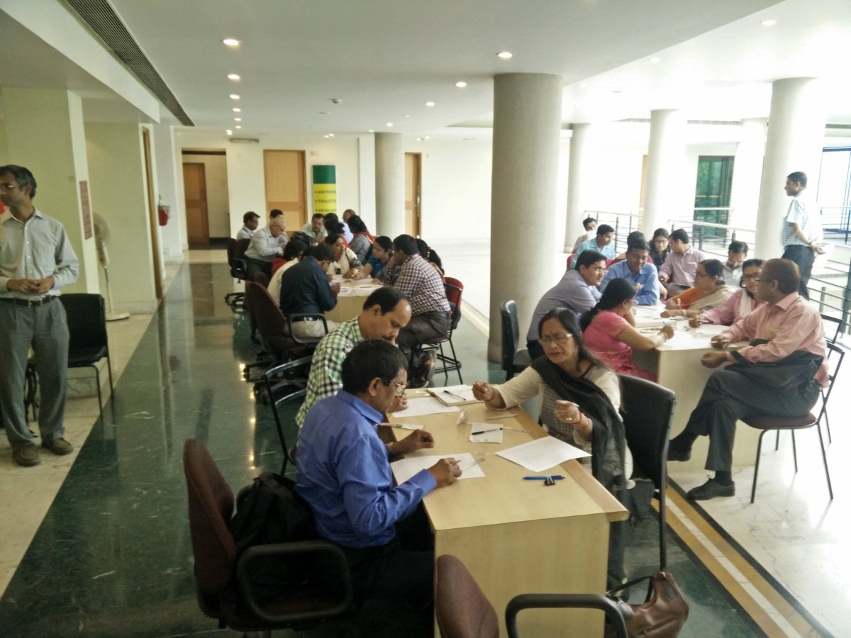 gnowgi's tweet photo. A two day workshop of  @vigyanpratibha started in Kolkata at SINP. @HBCSE_TIFR @aniket_sule @TIFRScience https://t.co/ArGLXMZxjR