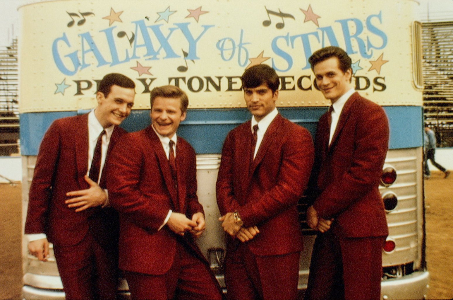 Happy Birthday to Steve Zahn(second to left), who turns 50 today! 