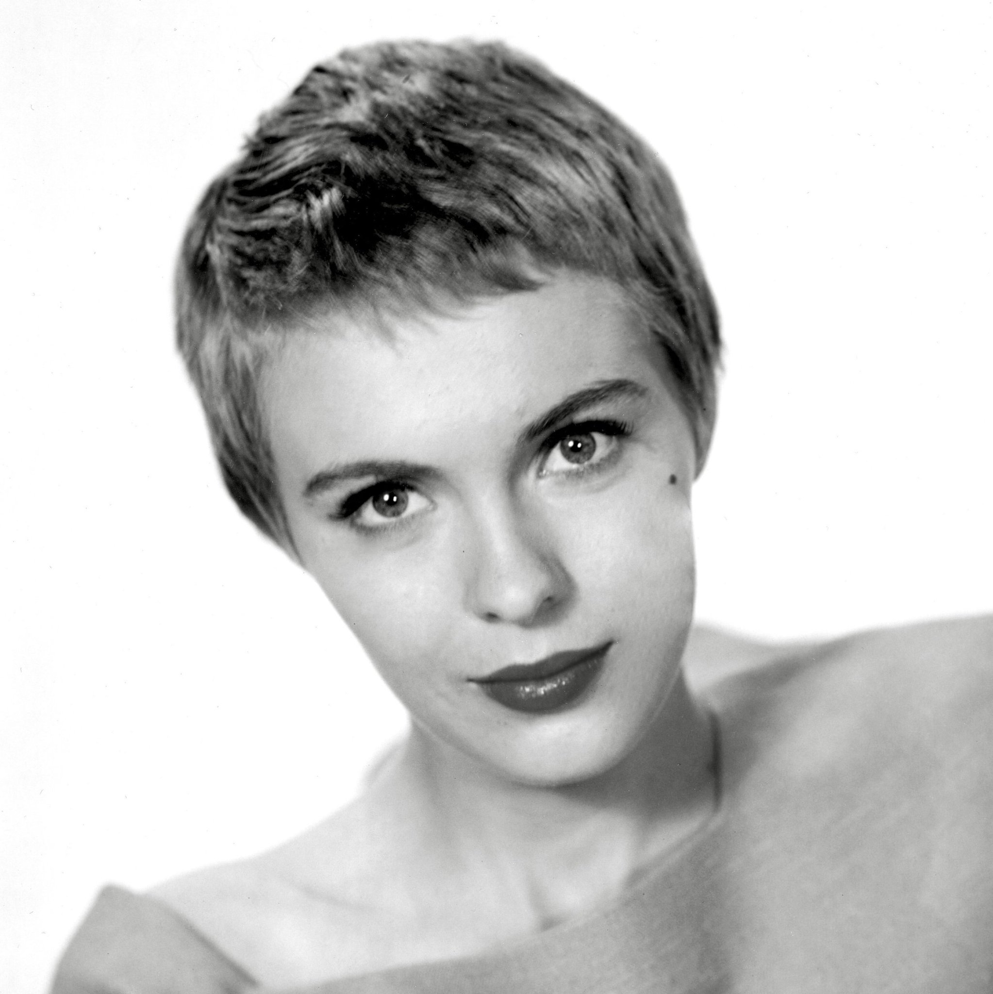 Happy Birthday, Jean Seberg! Born 13 November 1938 in Marshalltown, Iowa. Died 30 August 1979 in Paris, France 