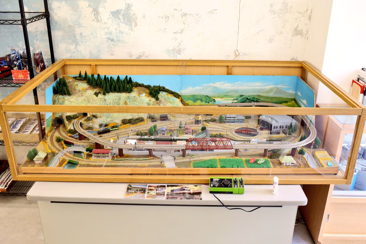 三宝カメラ No Twitter 井中村を買いませんか Nゲージジオラマを販売致します ご興味がある方ご連絡ください O お値段は応相談 お持ち帰りできる方限定 販売はジオラマのみで電車は付属しません サイズ 縦102cm 横192cm 高さ46cm Nゲージ