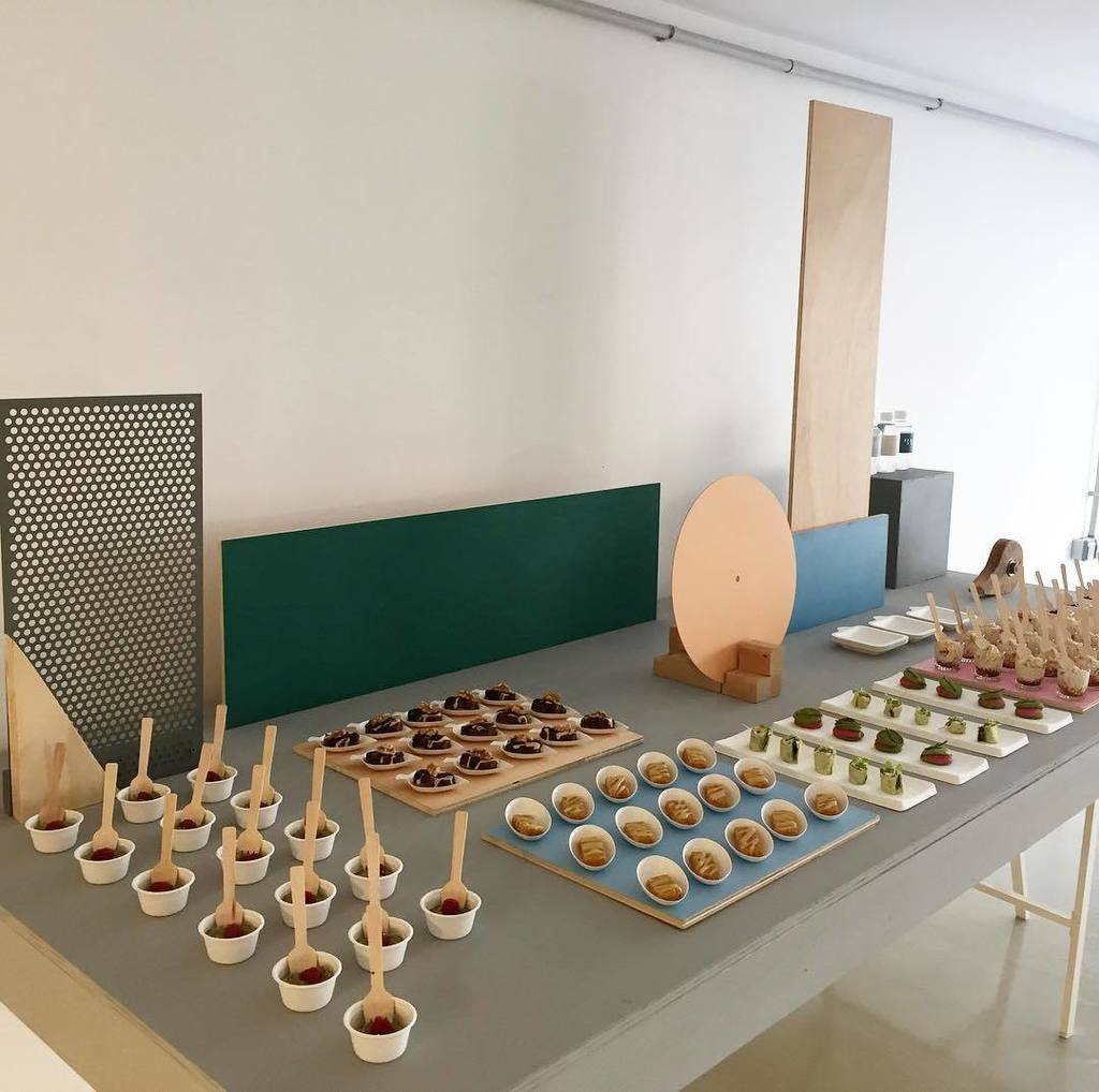 MojigataMadrid's tweet photo. G r u p o B a s i #foodtable #deco #pressday #fashion #basigroup #mondaymood https://t.co/uRVvXTCWLJ