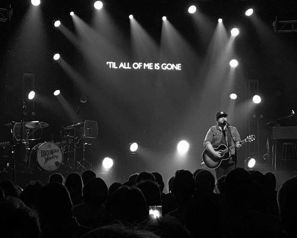 MicahTylerMusic's tweet photo. What an amazing weekend of shows on the #SetFreeTour. Thank you to everyone in
Cleves OH
Archbold OH
Marion IL
Circleville OH
for making eโฆ https://t.co/YKfXQvzcwS