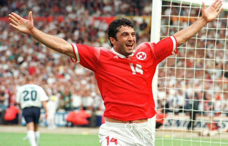 CrampiSportivi's tweet photo. La #Svizzera a #Russia2018, ma Kubilay Türkyilmaz non ha mai giocato un Mondiale...
(@SebaIanni)
https://t.co/V8AIaWnlUQ https://t.co/rRsfp0i5vz