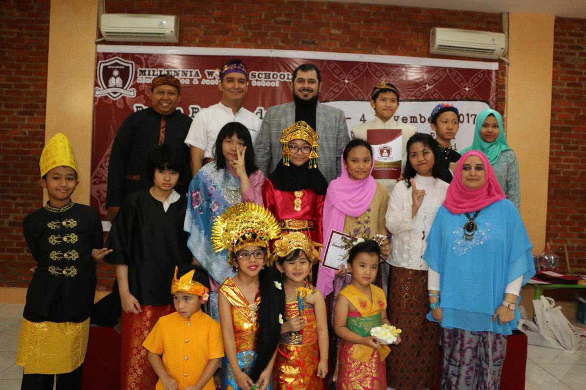 MillenniaWS's tweet photo. In Millennia Culture Week, our students and parents collaborated represent the culture of Indonesia. Thank you Parents for your enthusiastic participation. #culture #BulanBahsa #Collaboration #parentchildren
@Haidar_Bagir https://t.co/Eh88kcIDss