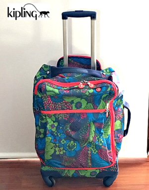 fashionislandsp's tweet photo. Koper Kipling Preloved 1jt saja Like New. Jarang dipakai. Khusus GOJEK Jakarta, order via #tokopedia #koper #kopercabin #kopermurah #jualkipling #kiplingpreloved #kopersecond #koperbekas #koperkipling #belanja https://t.co/HsRFcEpeIH https://t.co/UKFN6nulbJ